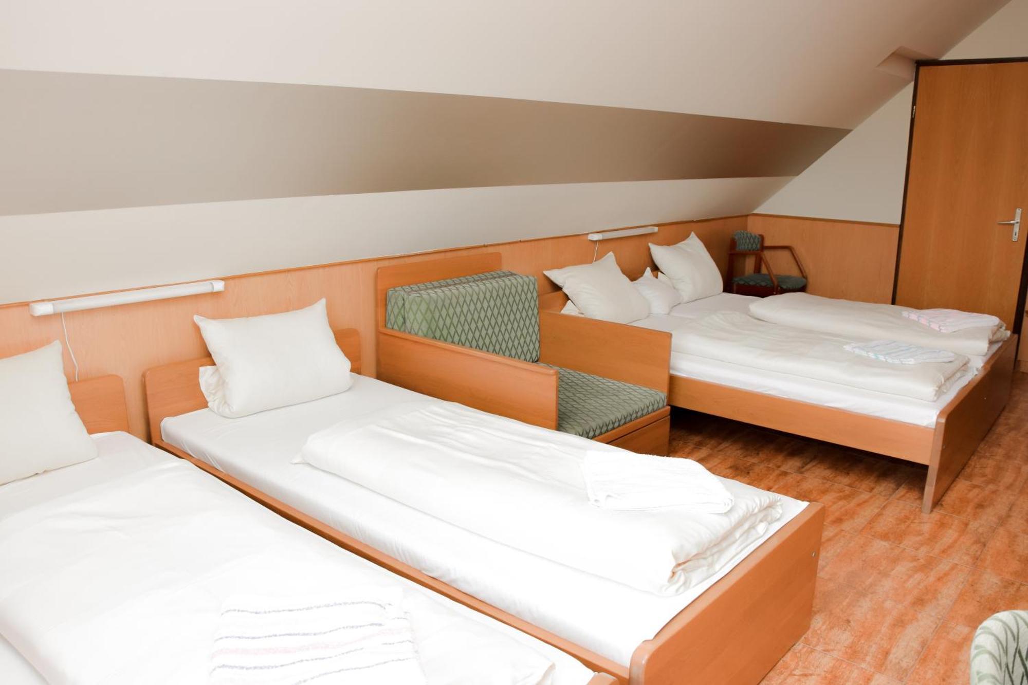 Csikar Csarda Es Panzio Hotel Koszeg Bagian luar foto